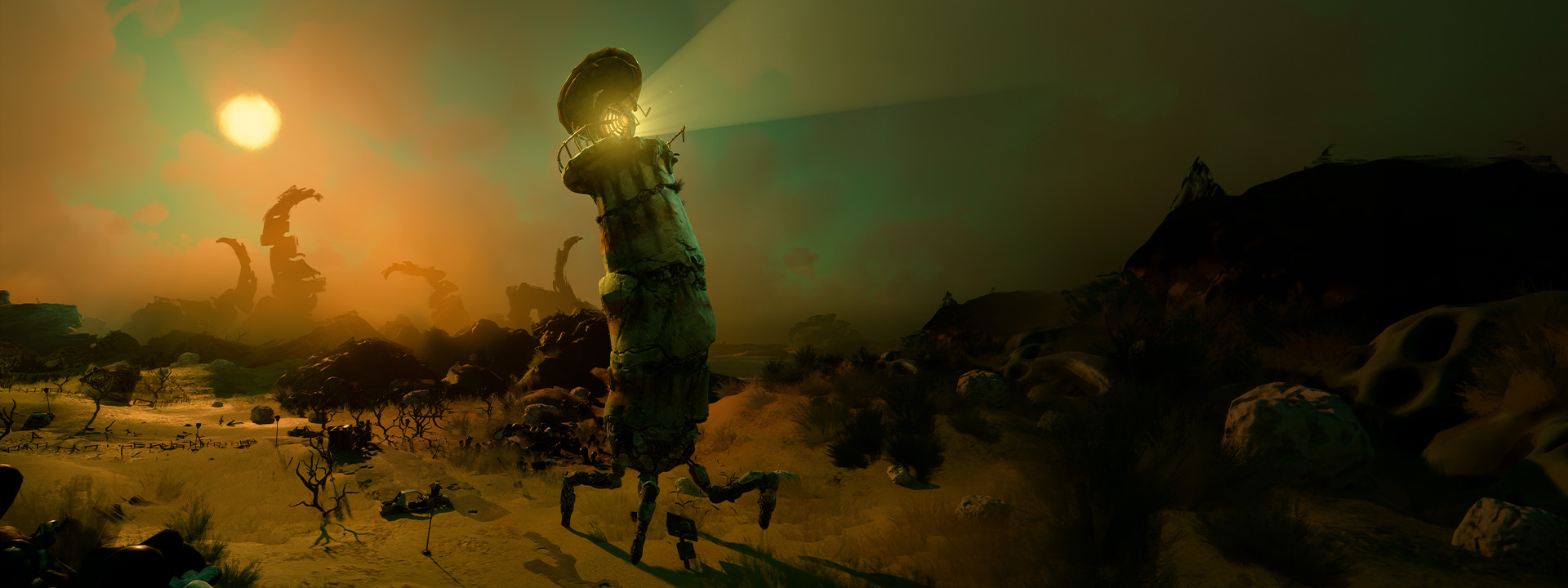 Un phare traverse un paysage de sable