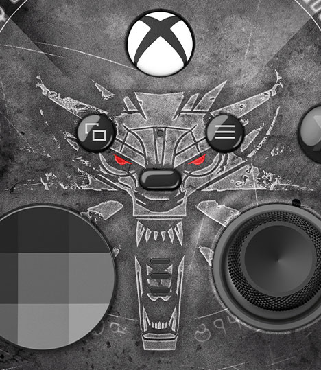 Closeup of the wolf medallion logo on the front of the Xbox Wireless Controller – The Witcher 3 10th Anniversary Special Edition