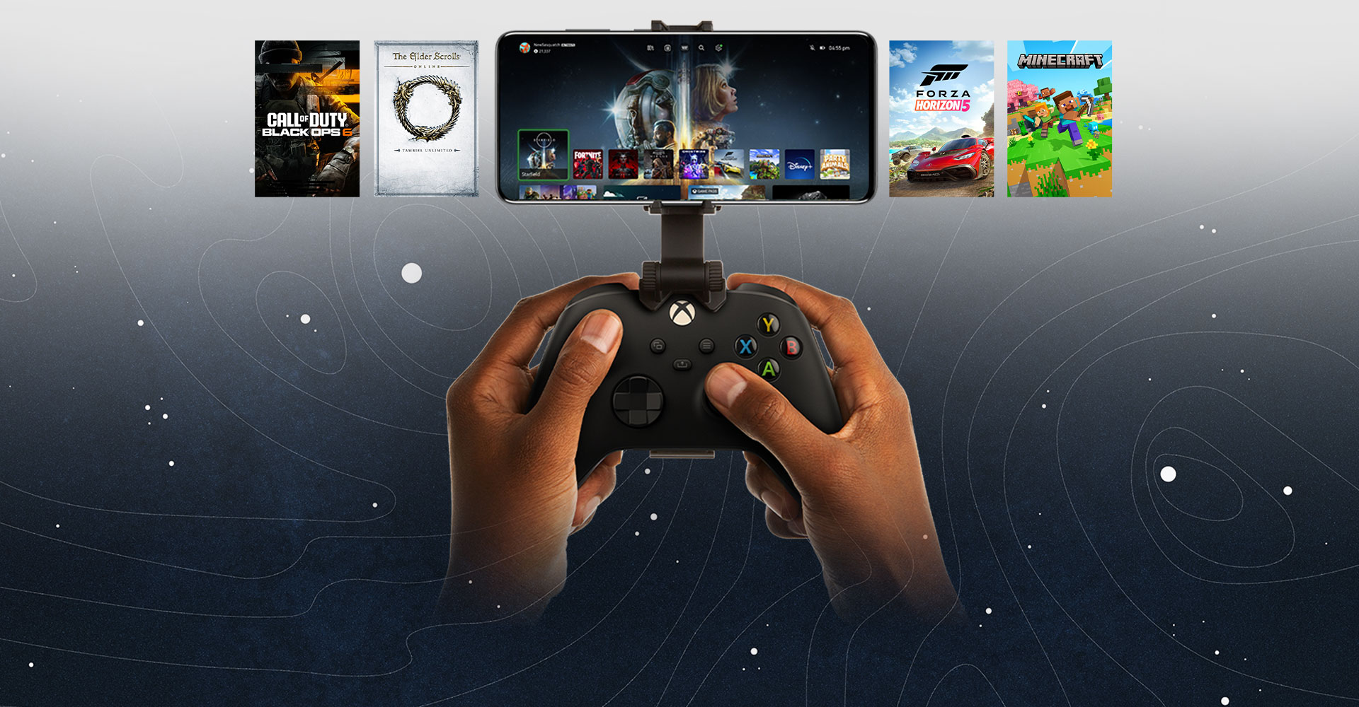Ein mobiles Gerät wird an einen XBOX-controller angeschlossen und zeigt eine Auswahl der zu spielenden Titel an. Die Welt von Halo Infinite erstreckt sich über das Telefon hinaus.