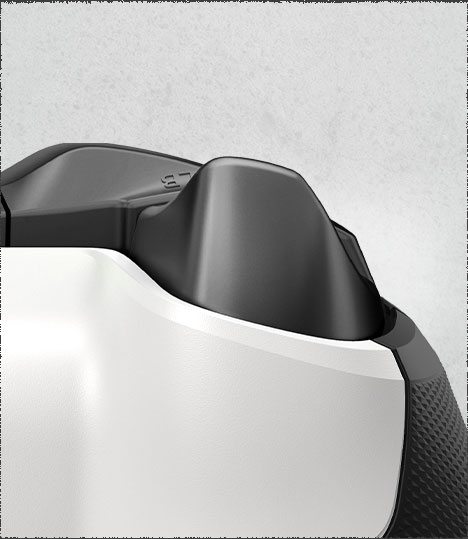 Gros plan sur la gâchette supérieure de la manette sans fil Xbox Elite Series 2 – The Outer Worlds 2 