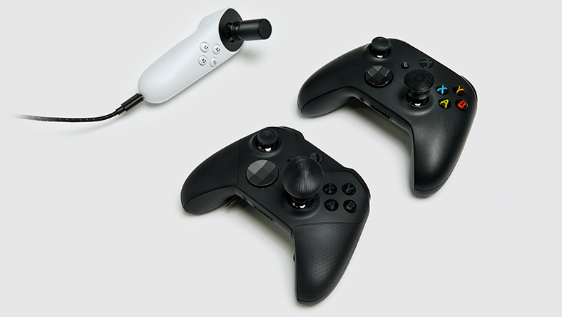 Manettes Xbox et capuchons de joystick adaptatifs Xbox.